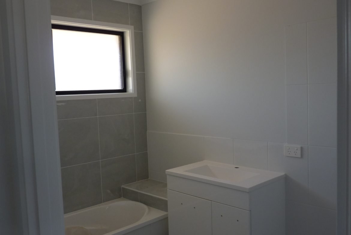 Spacious 4 Bedroom New Home in Eli Waters, Hervey Bay HB106